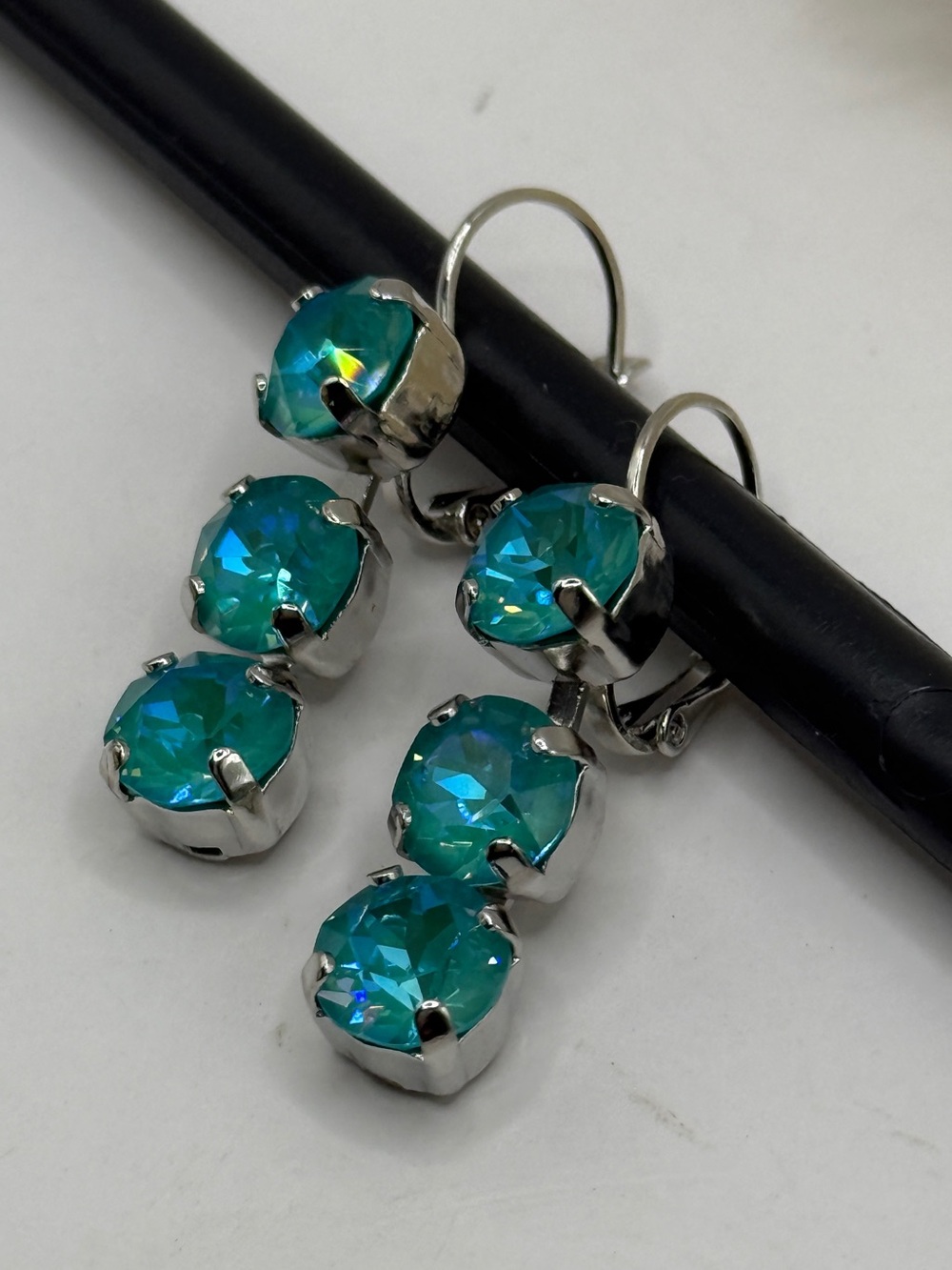 Earrings Three Crystal  Swarovski Elements
Handmade